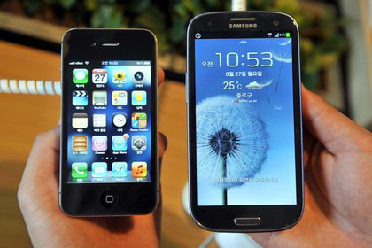 iPhone 4s (слева) и Galaxy S3 (справа)