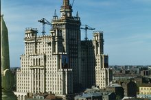 Завершение строительства Сталинской высотки на площади Восстания (ныне Кудринская)